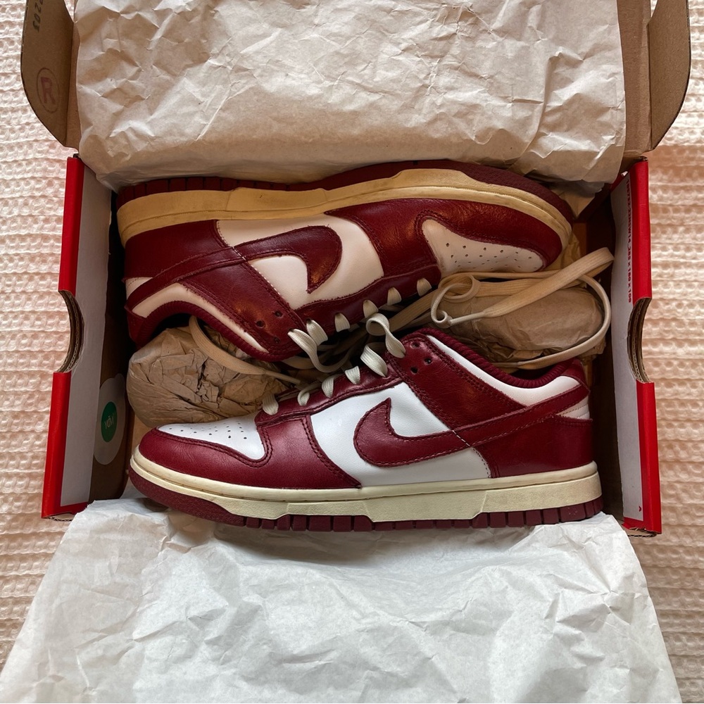 Nike Dunk Low PRM Vintage Red